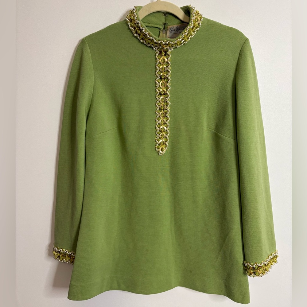 Vintage Green Women's Top with Embellished Trim Made in Hong Kong Size 18 Wool